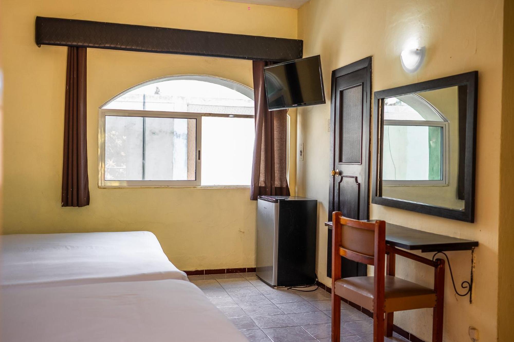 Hotel Maria De La Luz Valladolid  Eksteriør billede