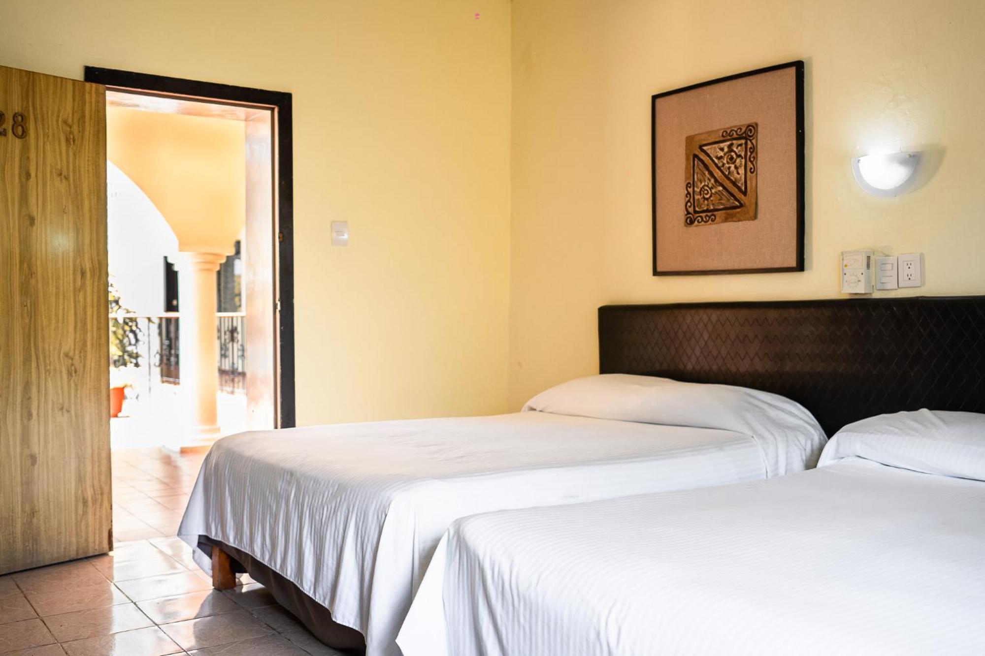 Hotel Maria De La Luz Valladolid  Eksteriør billede